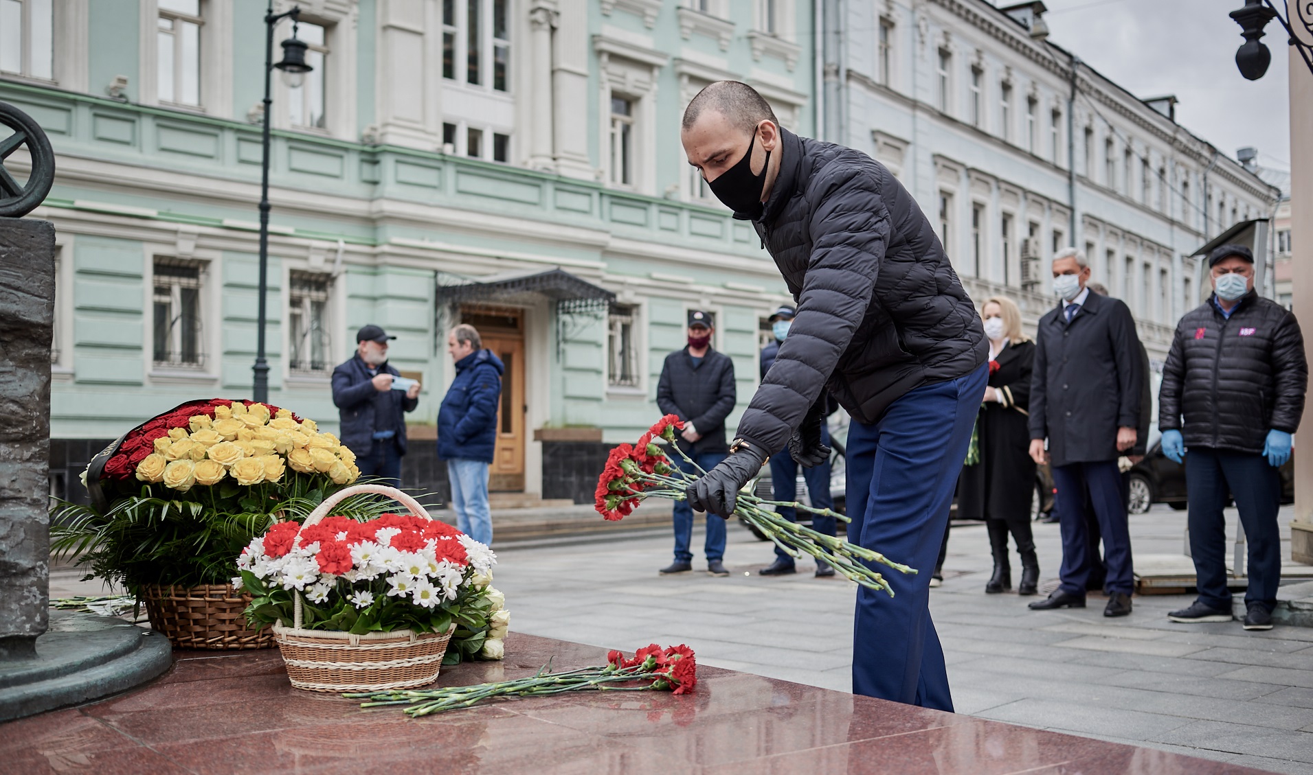 Фото Детей К 17 Сентября Возложение Цветов